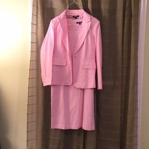 Light pink dress suit.